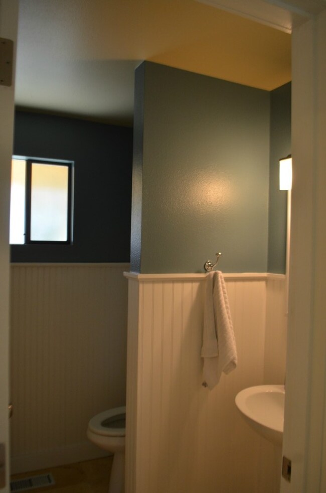 9022 Park Rd, Edmonds, WA 98026 - photo 2