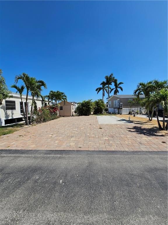 5628 Red Bird Ln, Fort Myers, FL 33908 - photo 6