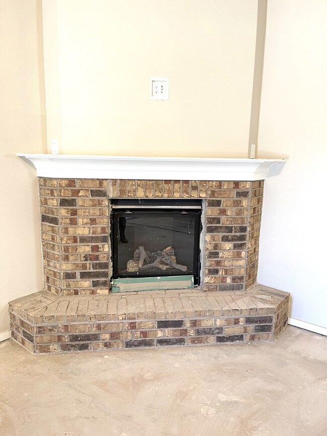 1227 E 93rd St, Odessa, TX 79765 - photo 3