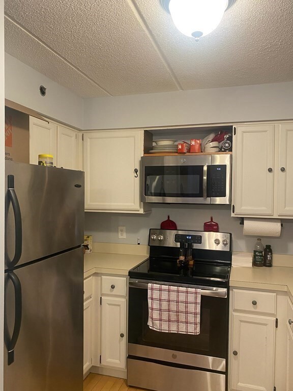 Gateway Condominiums unit 208N, Beverly, MA 01915 - photo 3