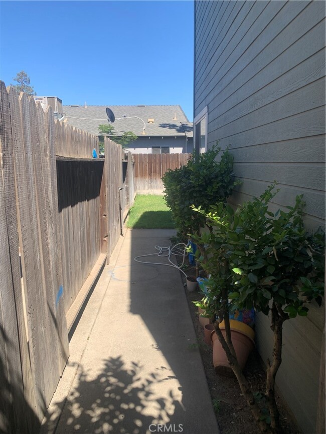 35 Willowood Dr, Oakdale, CA 95361 - photo 4