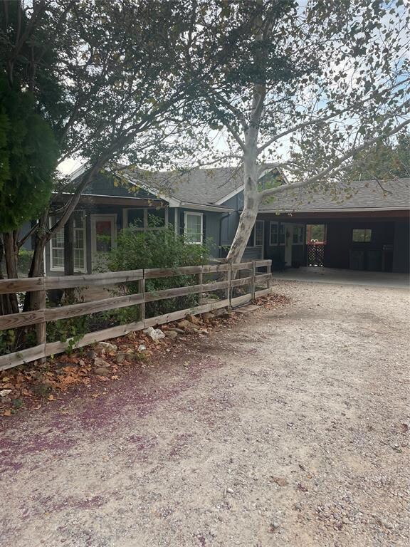 1006 Meadow Oaks St, Azle, TX 76020 - photo 5