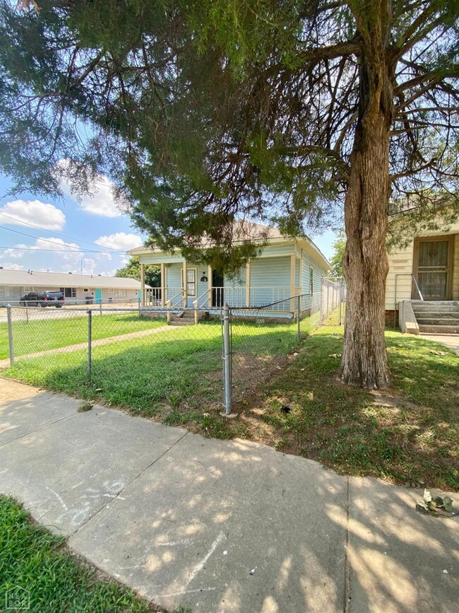 411 Krewson St, Jonesboro, AR 72401 - photo 5