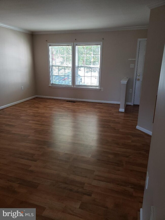 407 Hupps Hill Ct, Strasburg, VA 22657 - photo 6