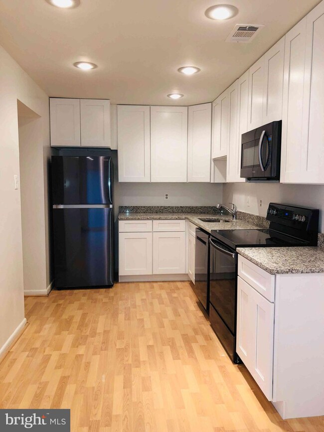 5672 Oak Tanager Ct, Burke, VA 22015 - photo 5