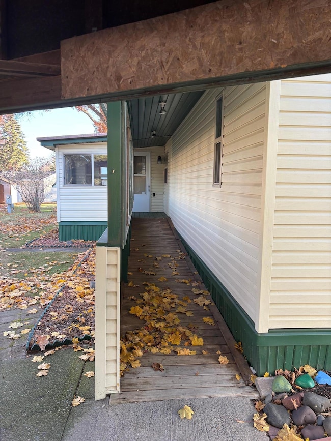 2130 White Pine Dr, Cambridge, MN 55008 - photo 2