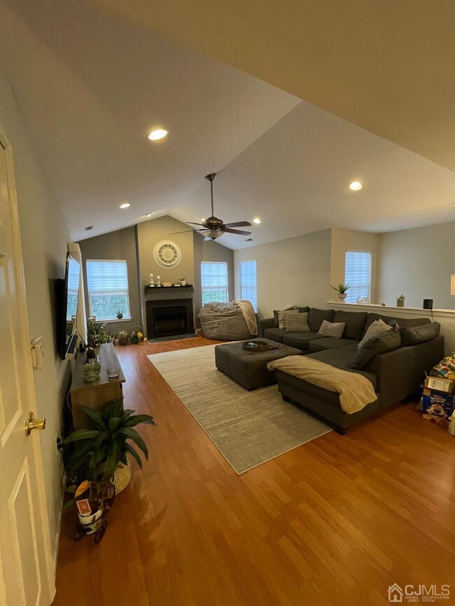 222 Vasser Dr, Piscataway, NJ 08854 - photo 3