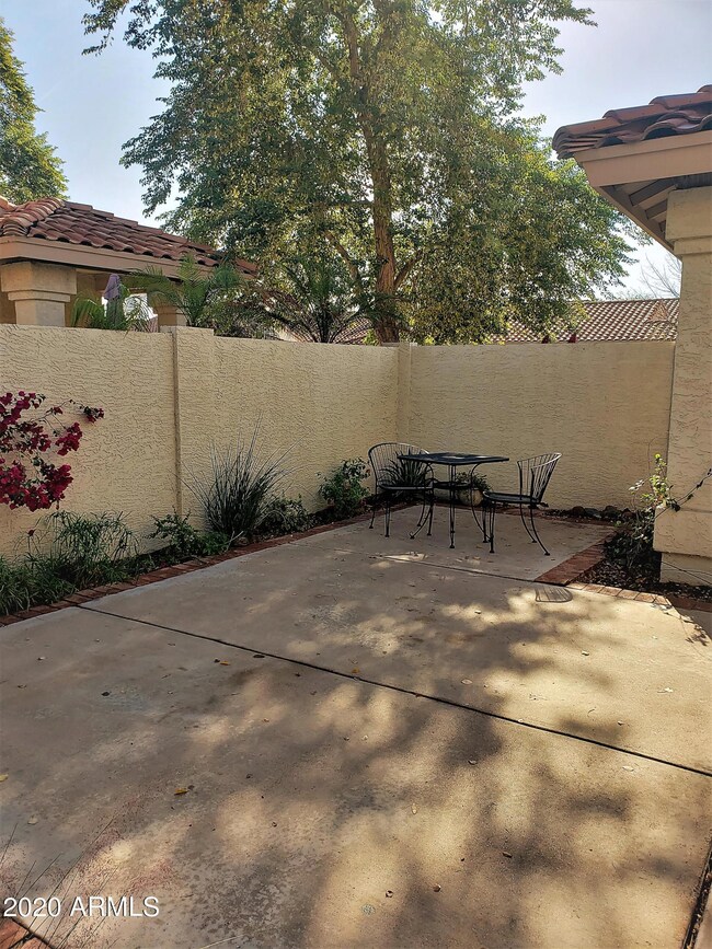 Front Courtyard 1A
