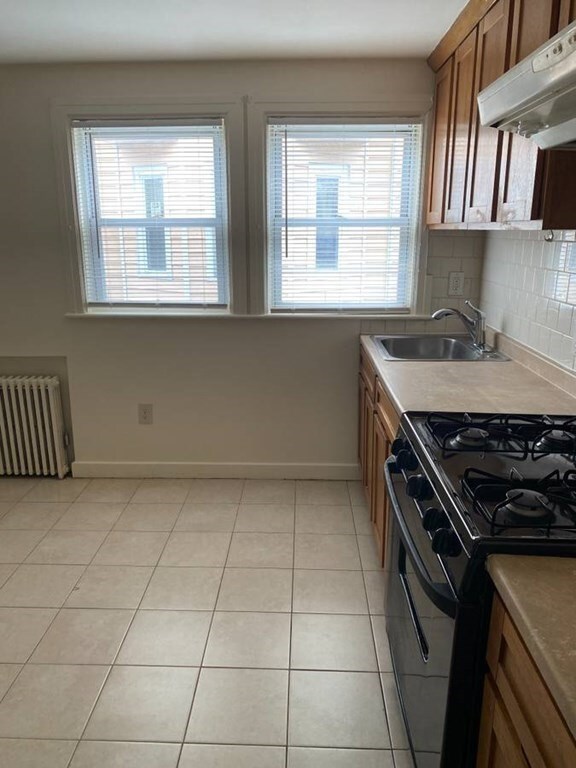 13 Moscow St unit 1R, Quincy, MA 02171 - photo 3