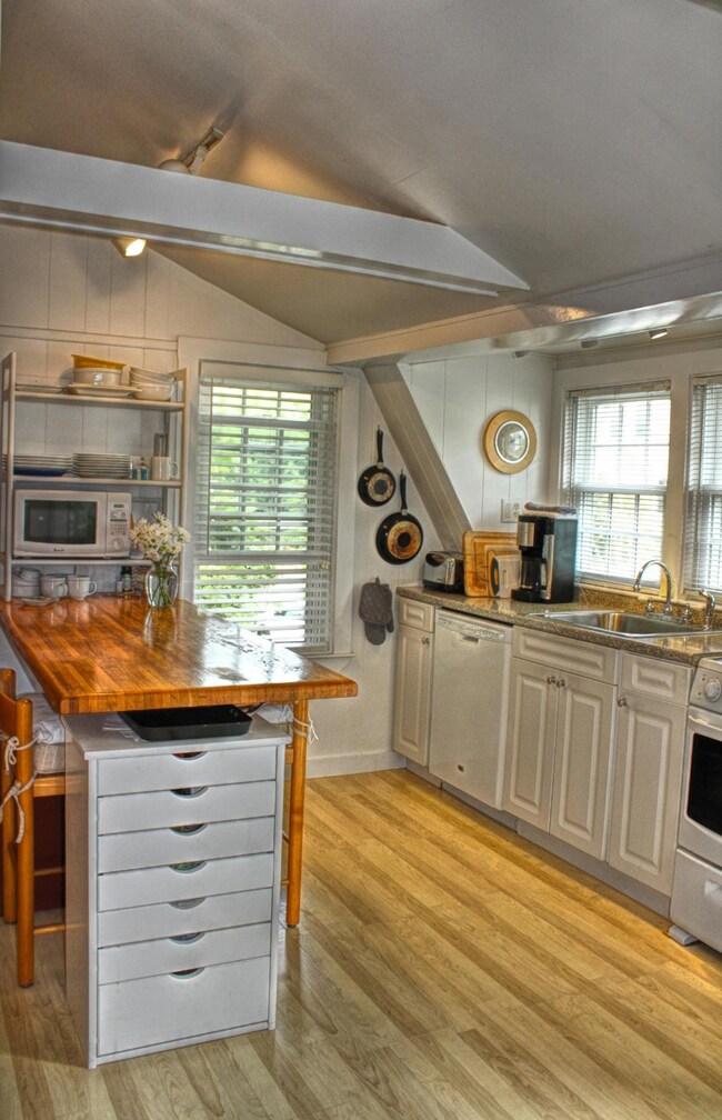 4 Miller Hill Rd unit 9, Provincetown, MA 02657 - photo 5