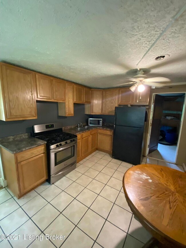 4819 Dreams End Kitchen 1