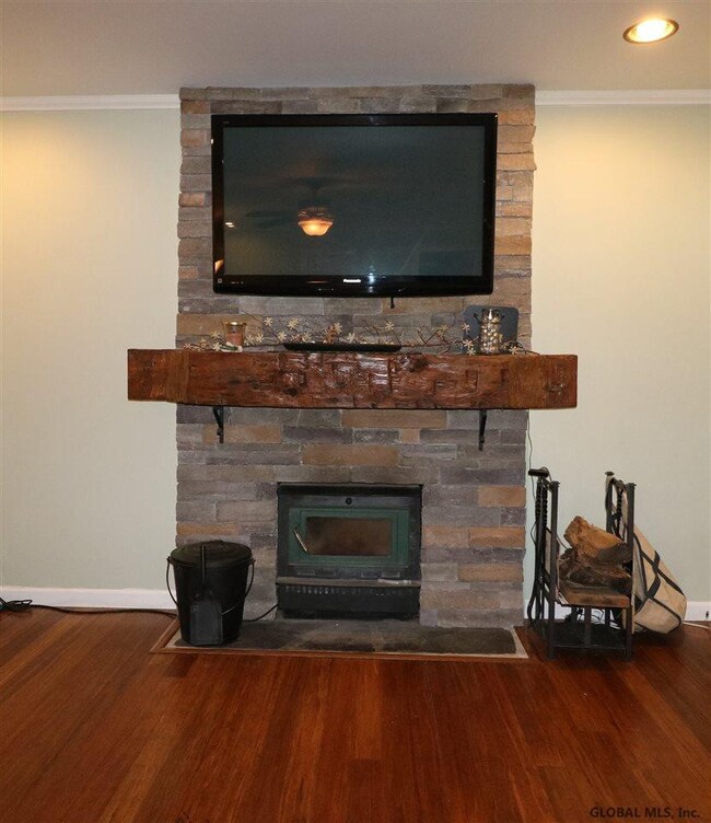 10 Surrey Rd, Schenectady, NY 12302 - photo 7