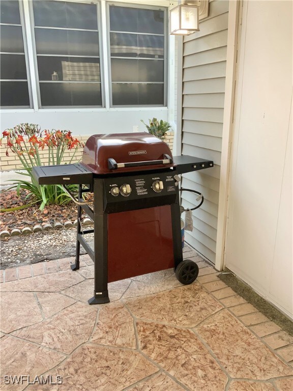 Propane Grill Conveys