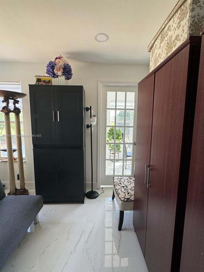 12650 Vista Isles Dr unit 923, Plantation, FL 33325 - photo 6