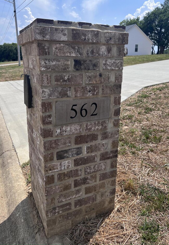 562 Harvest Ln, Harrodsburg, KY 40330 - photo 6