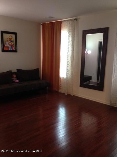 5OFFICE-SECOND BEDROOM