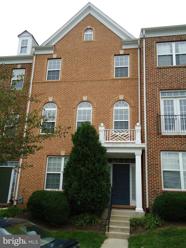 821 Hidden Marsh St, Gaithersburg, MD 20877 - photo 2