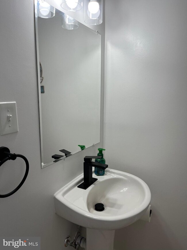 2316 Columbia Place, Hyattsville, MD 20785 - photo 7