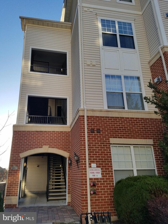 11350 Aristotle Dr unit 7-402, Fairfax, VA 22030 - photo 2