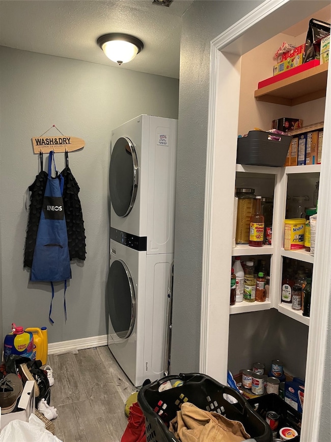 214 Hohldale St, Houston, TX 77022 - photo 7