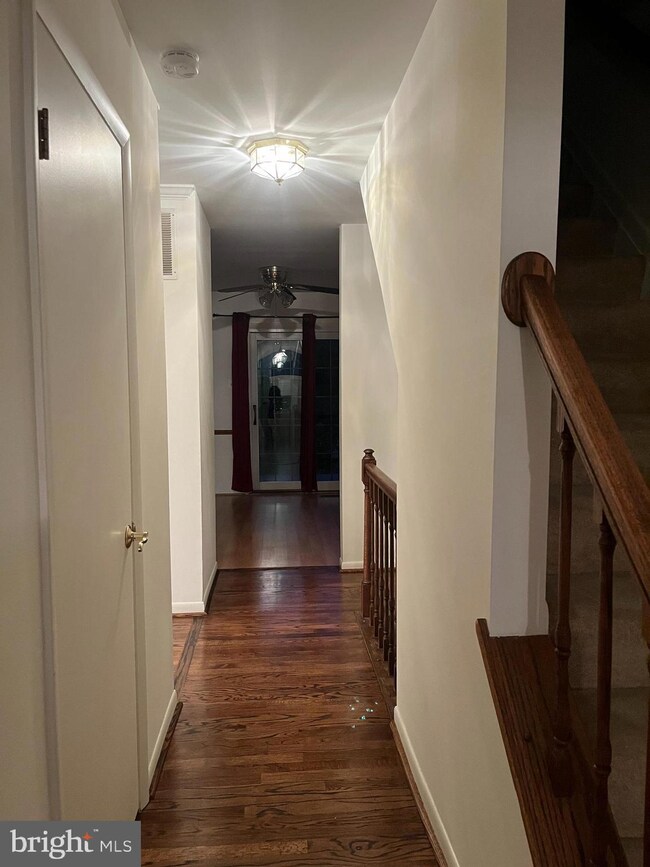 19 Tudor Ct, Lutherville Timonium, MD 21093 - photo 4