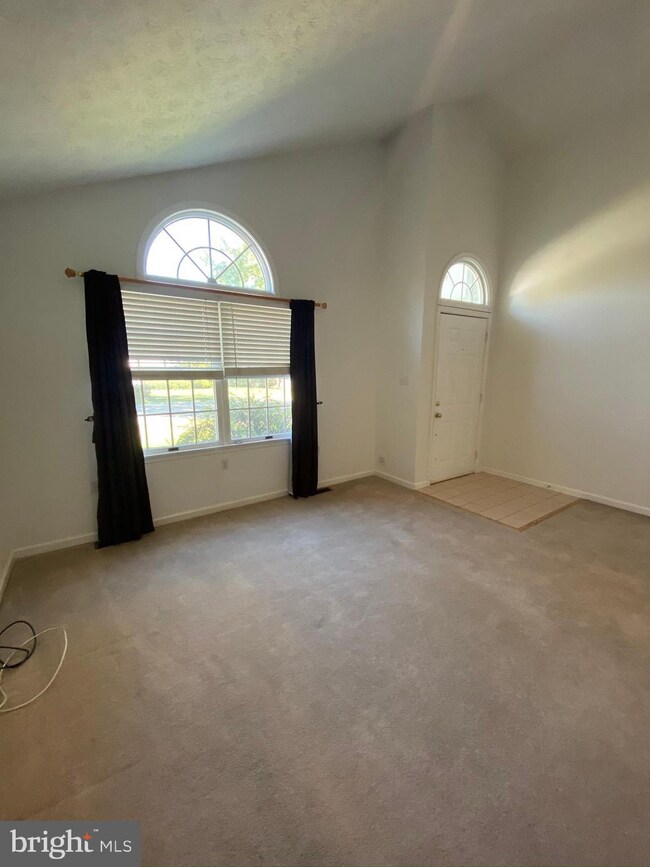 333 W Cedarmeade Ave, Winchester, VA 22601 - photo 2