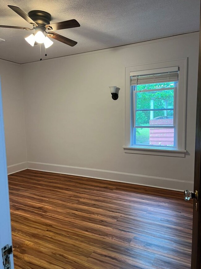 1040 Haskell Ave, Rockford, IL 61103 - photo 3