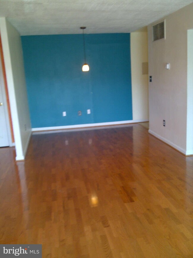5100 F St SE unit 12, Washington, DC 20019 - photo 3