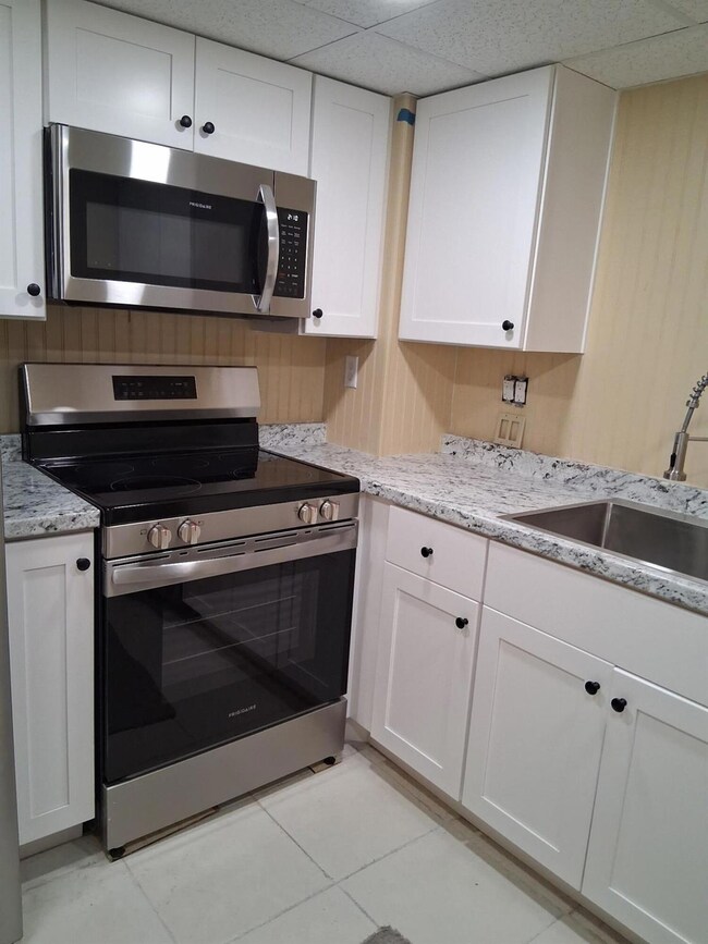 Le Chateau Royal unit 1080, Palm Beach, FL 33480 - photo 7