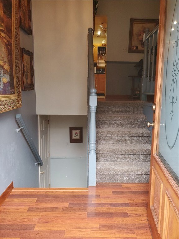 233 Whittier St, Vandergrift, PA 15690 - photo 2