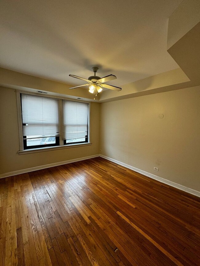 2405 W Wilson Ave unit 1, Chicago, IL 60625 - photo 5