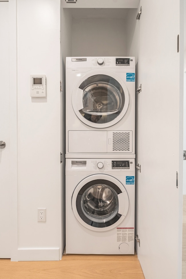 Marina Astoria unit 7E, Long Island City, NY 11102 - photo 6