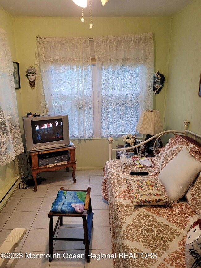 166 Hudson Pkwy unit A, Whiting, NJ 08759 - photo 2