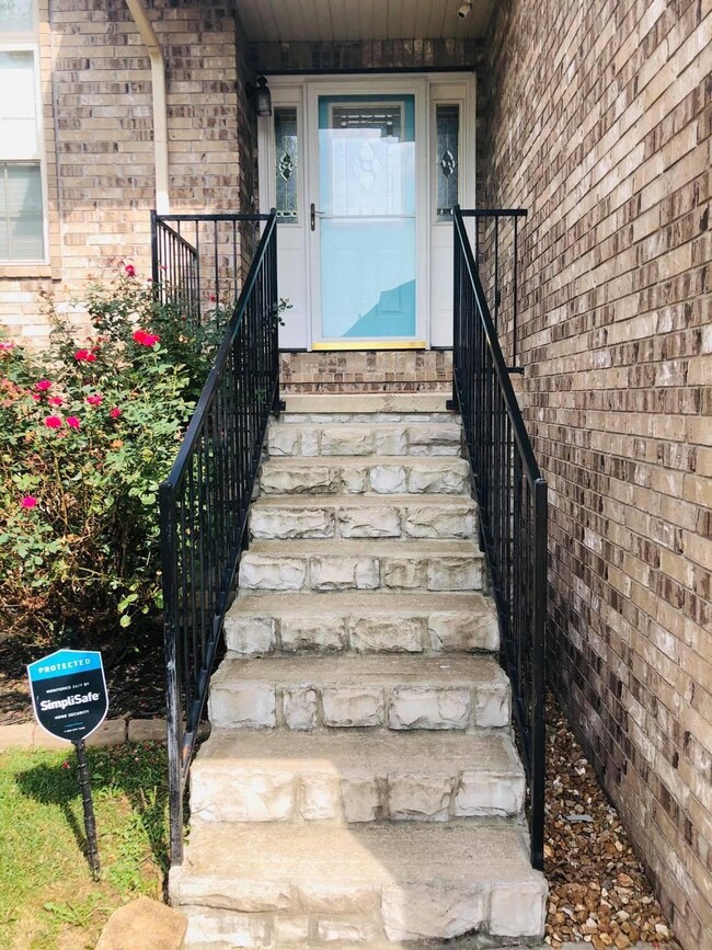 818 S Cobble Creek Blvd, Nixa, MO 65714 - photo 2