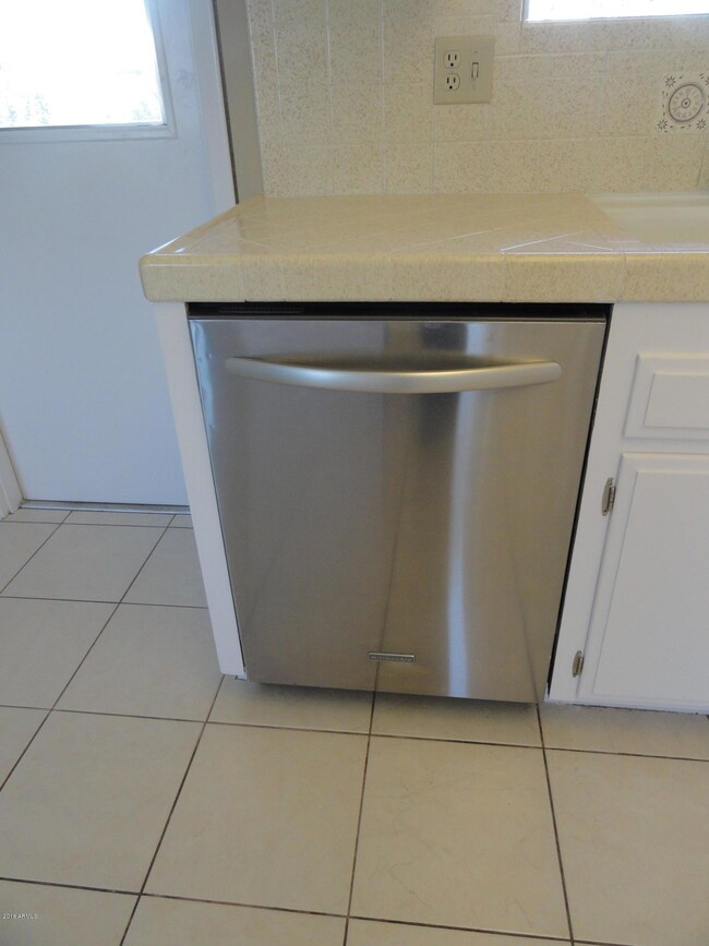 9928 W La Jolla Cir N, Sun City, AZ 85351 - photo 4