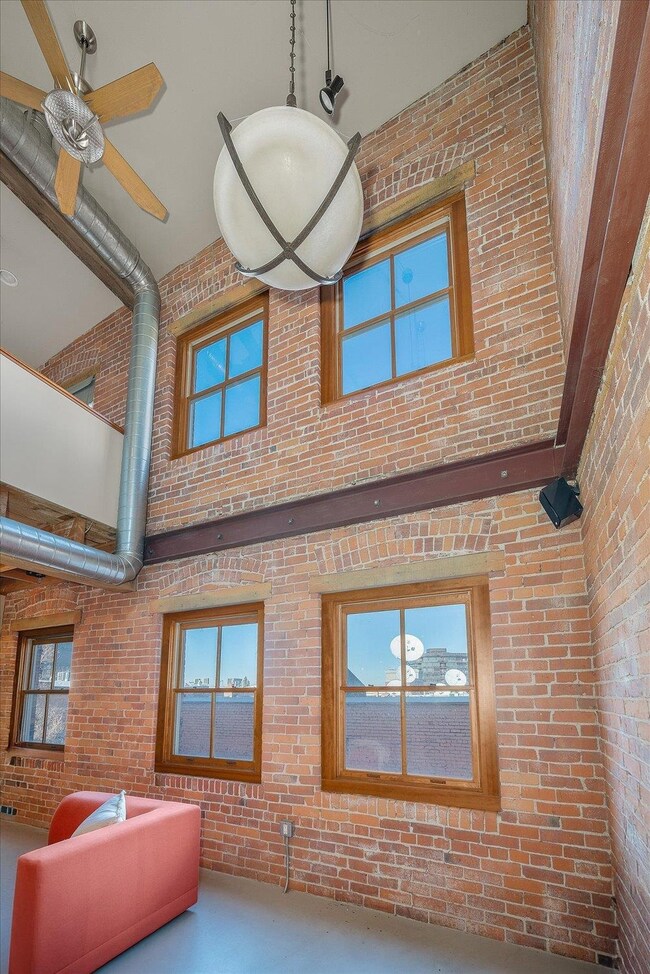 1221 W Railroad Alley #9 Aly unit 9, Spokane, WA 99201 - photo 5