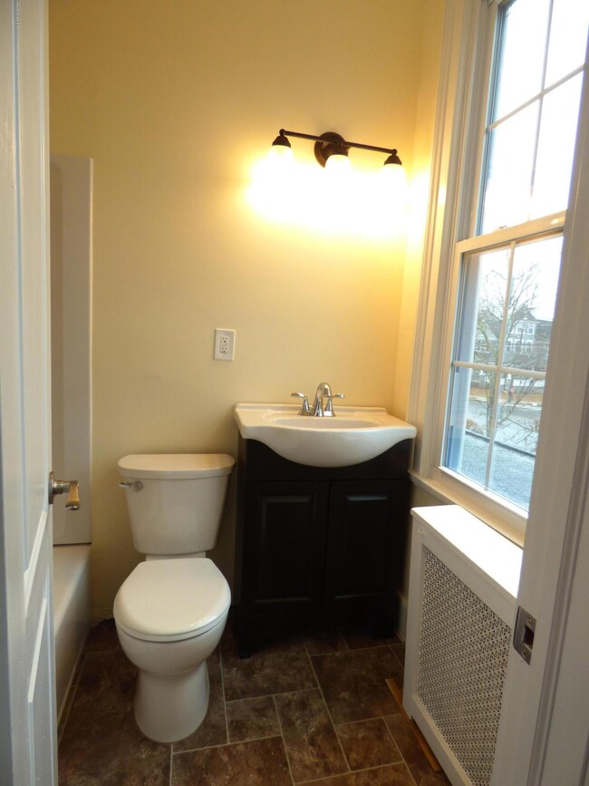 198 Flax Hill Rd unit 4, Norwalk, CT 06854 - photo 5