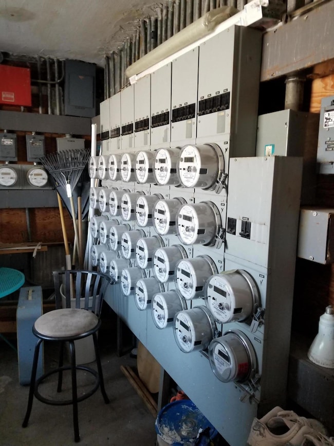 1639 Douglas Ave, Racine, WI 53404 - photo 4