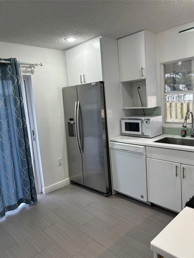 4314 SW 72nd Way, Davie, FL 33314 - photo 3