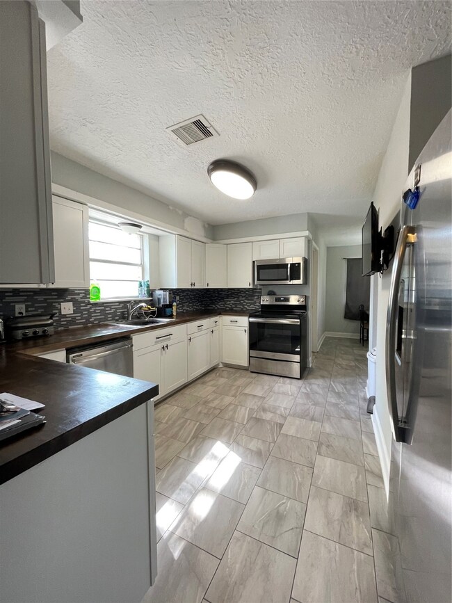 10088 Woodhollow Dr unit 77385, Conroe, TX 77385 - photo 5