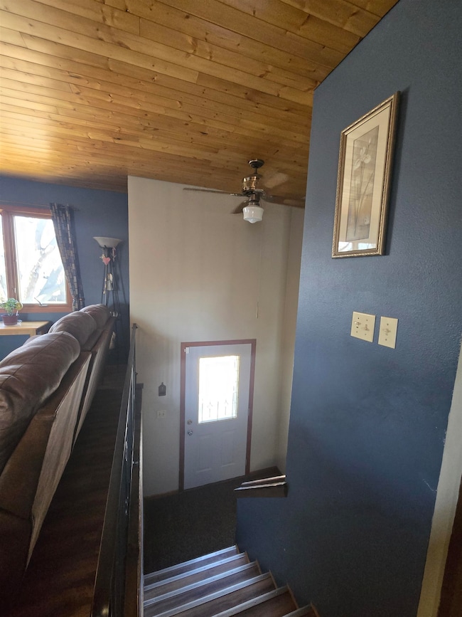 1904 N Eastwood St, Norfolk, NE 68701 - photo 3