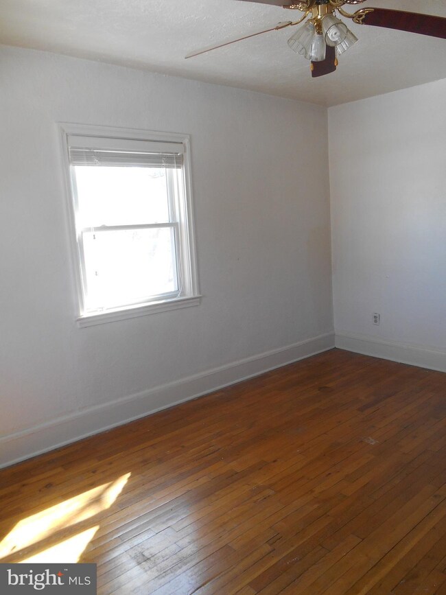 2500 Oakley Ave, Baltimore, MD 21215 - photo 7