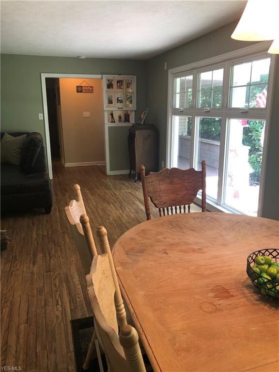 L-Shaped Living/Dining Room..