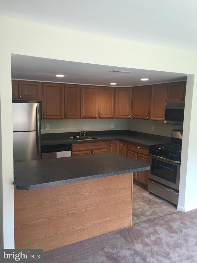 6461 Lamplighter Ridge, Glen Burnie, MD 21061 - photo 2