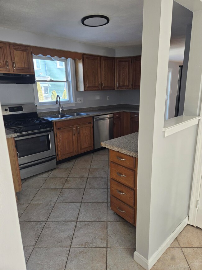 32 Jessica Dr unit U29, Nashua, NH 03060 - photo 7