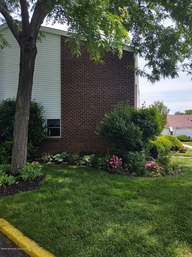 136 Walnut Dr, Spring Lake, NJ 07762 - photo 7