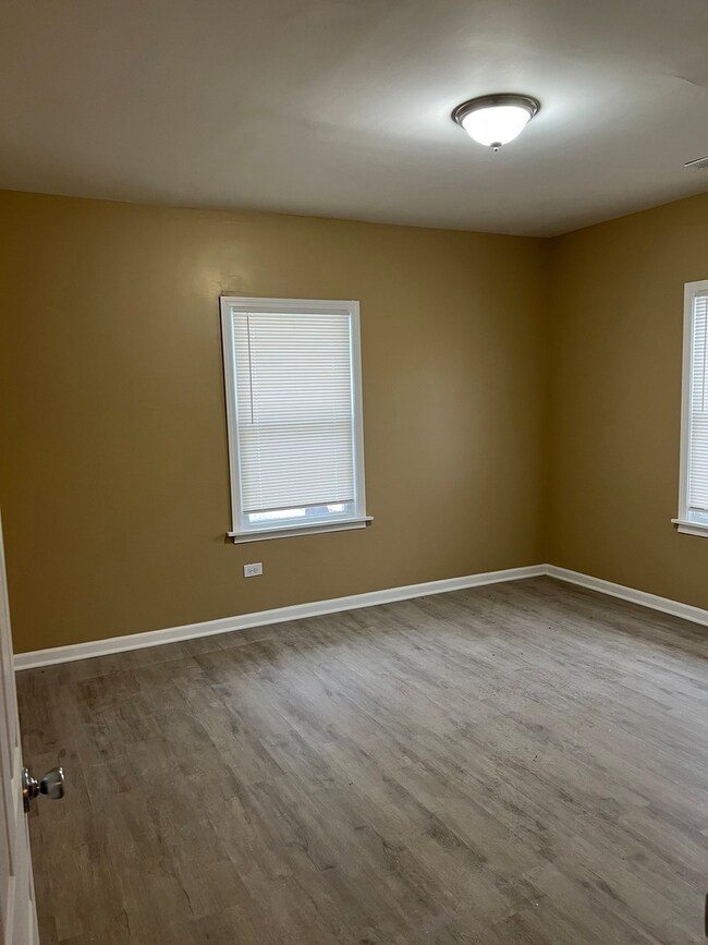 unlisted-address, Hazel Crest, IL 60429 - photo 4