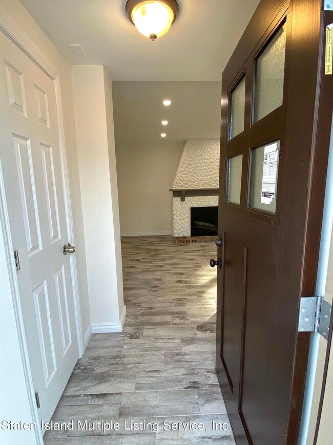 114 Coale Ave, Staten Island, NY 10314 - photo 2