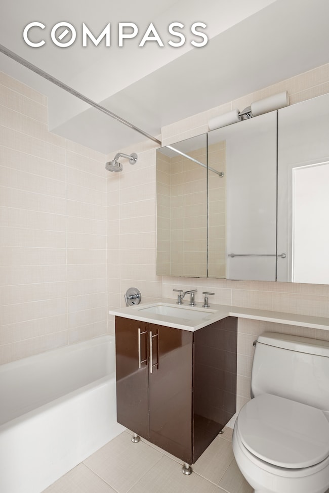 The Eastmore unit 4-U, New York, NY 10021 - photo 4