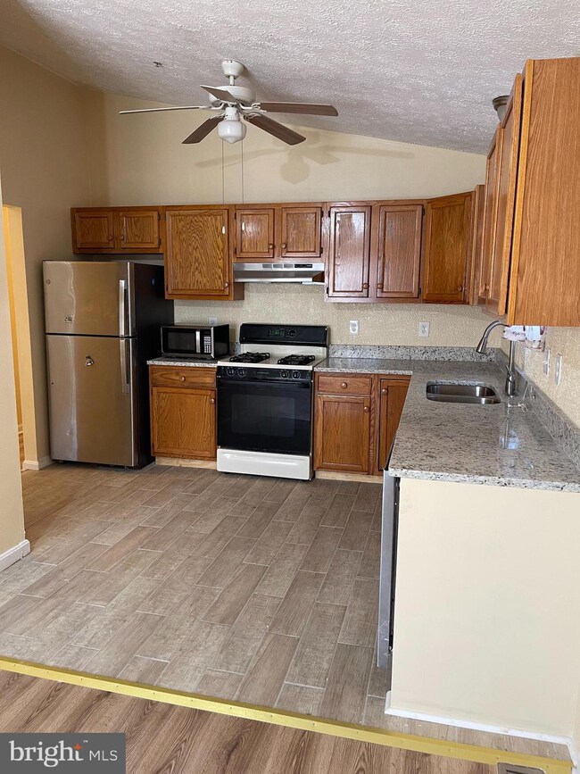 5425 Sheriff Rd, Fairmount Heights, MD 20743 - photo 5